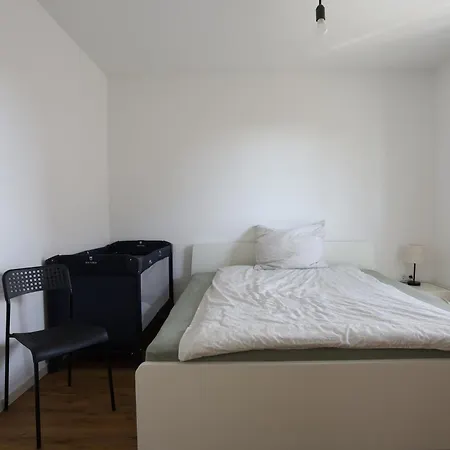 Paris Erfstadt: Spacious 3-room Near Cologne Apartment
