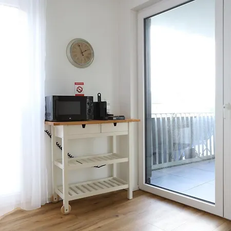 Paris Erfstadt: Spacious 3-room Near Cologne Apartment